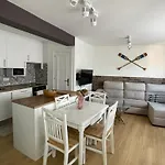 La Terraza De *